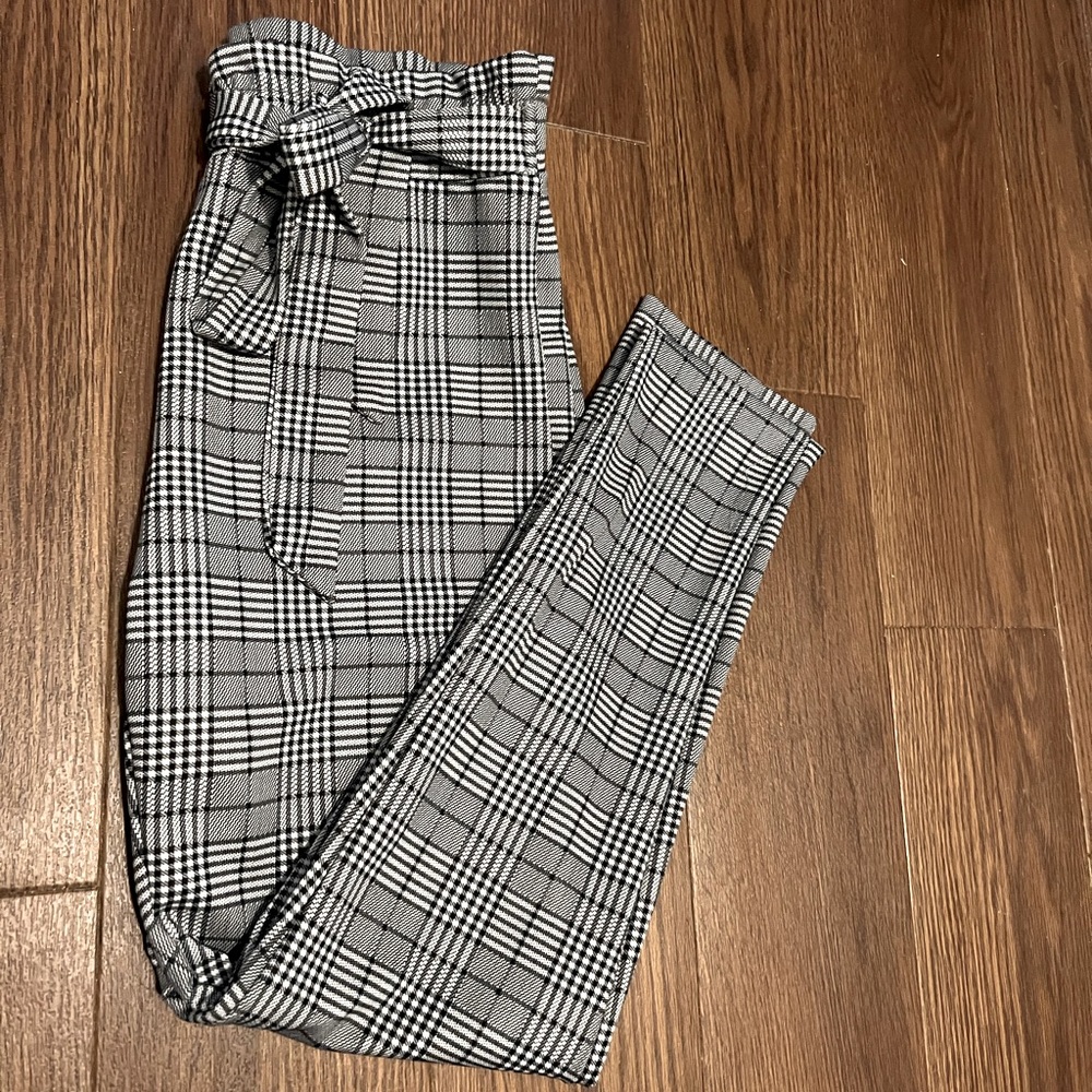 Plaid bow tie pants